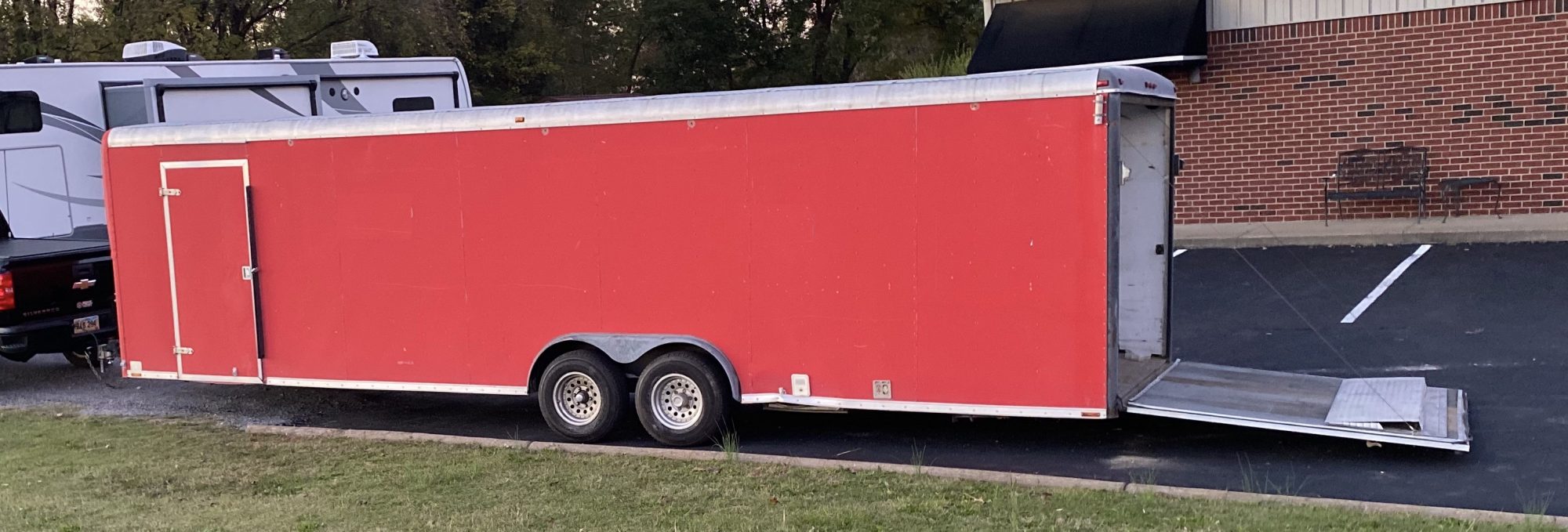 RED Enclosed Cargo